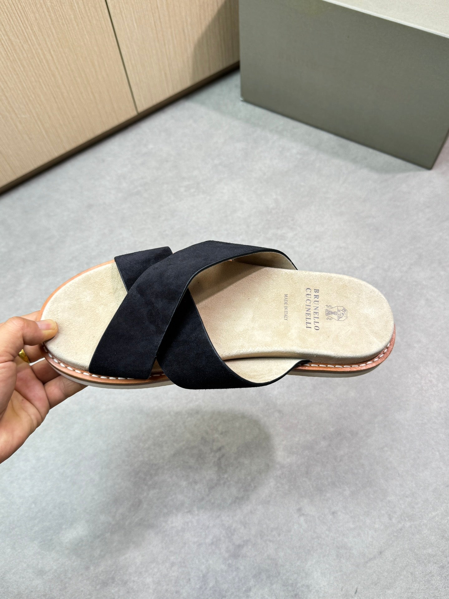 Brunello 25ss leather slippers