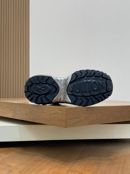 Louis discover sneakers