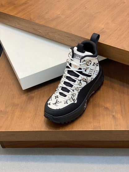 Louis discover sneakers