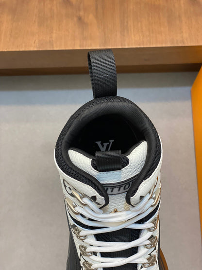 Louis discover sneakers