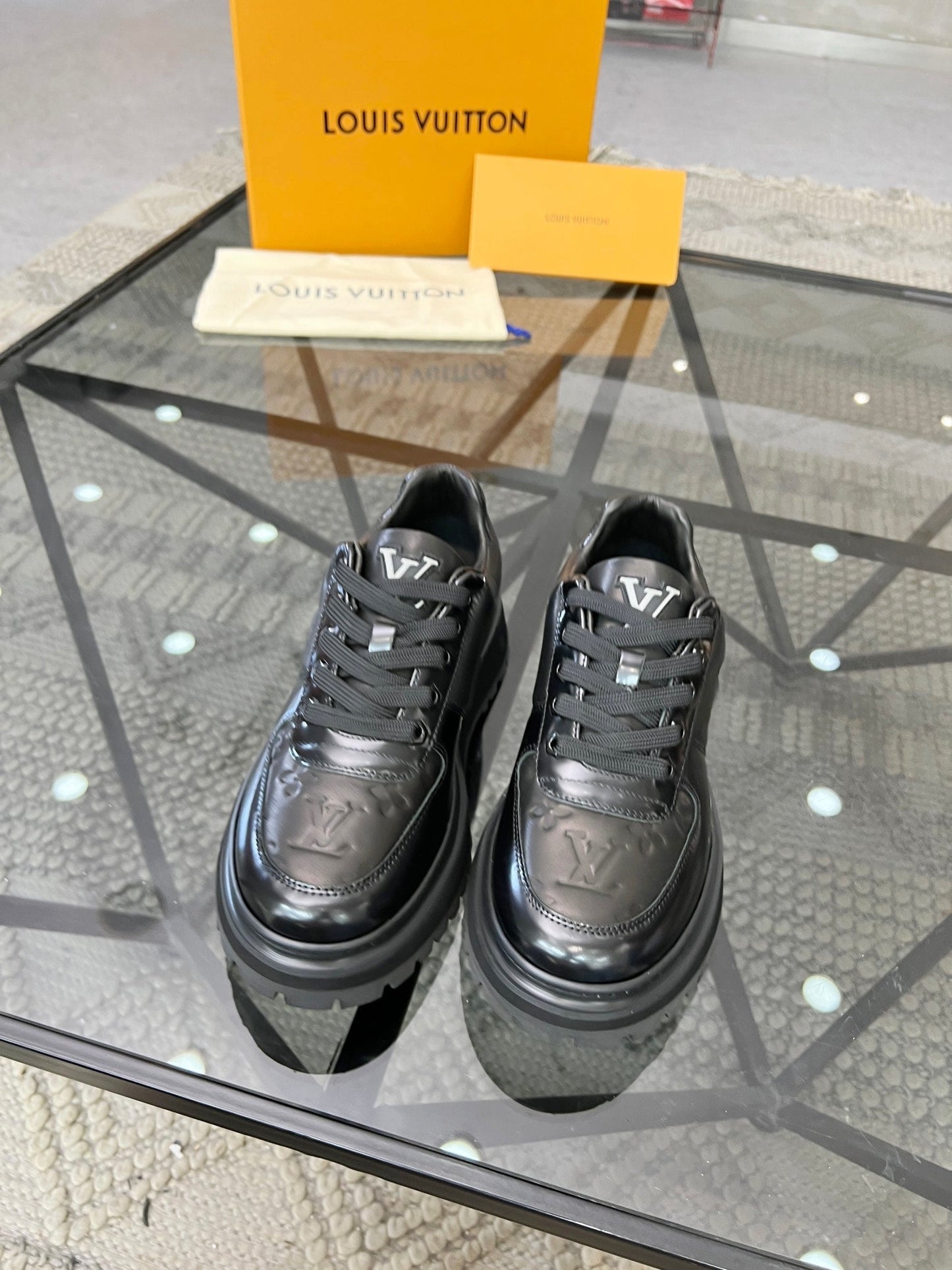 Louis leather sneaker