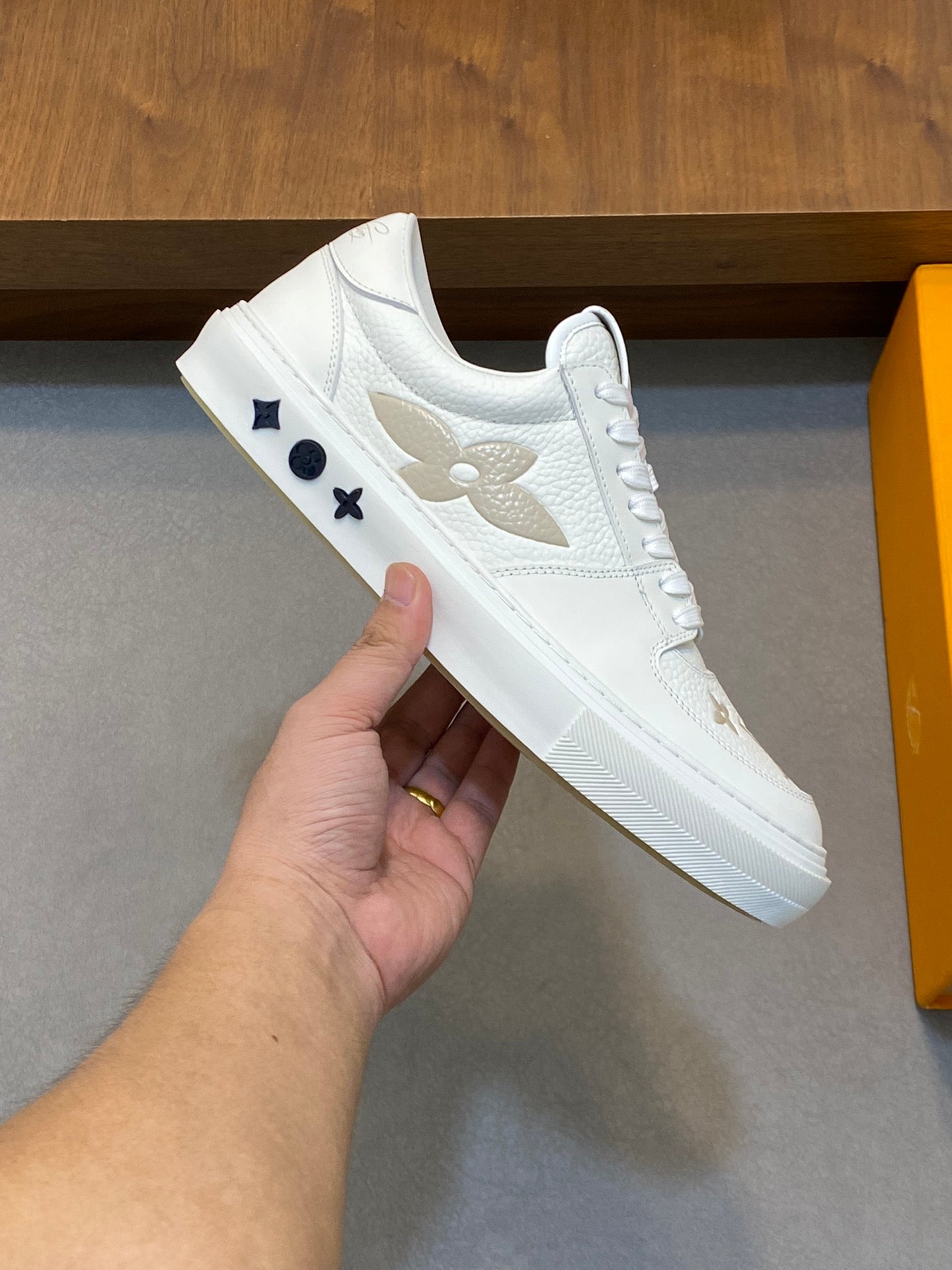 Louis leather sneakers