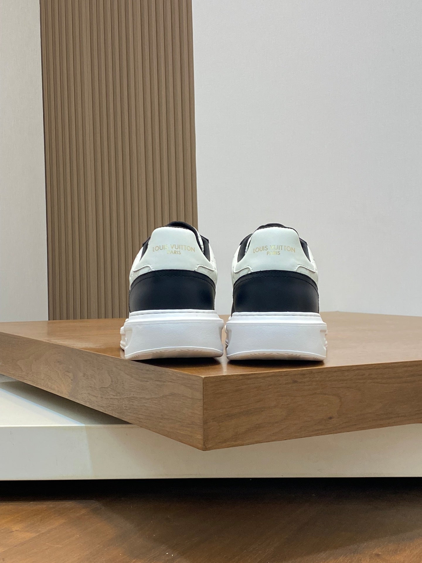 Louis leather sneaker