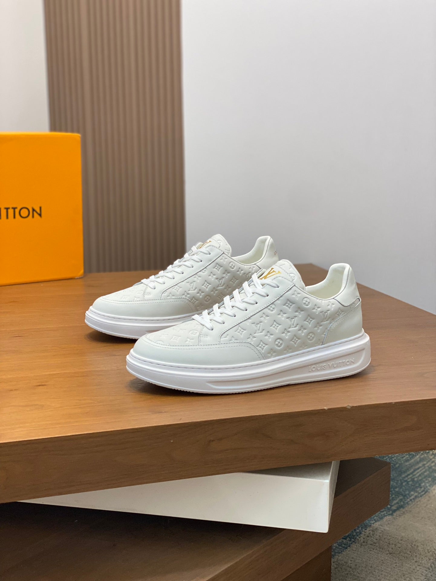 Louis leather sneaker