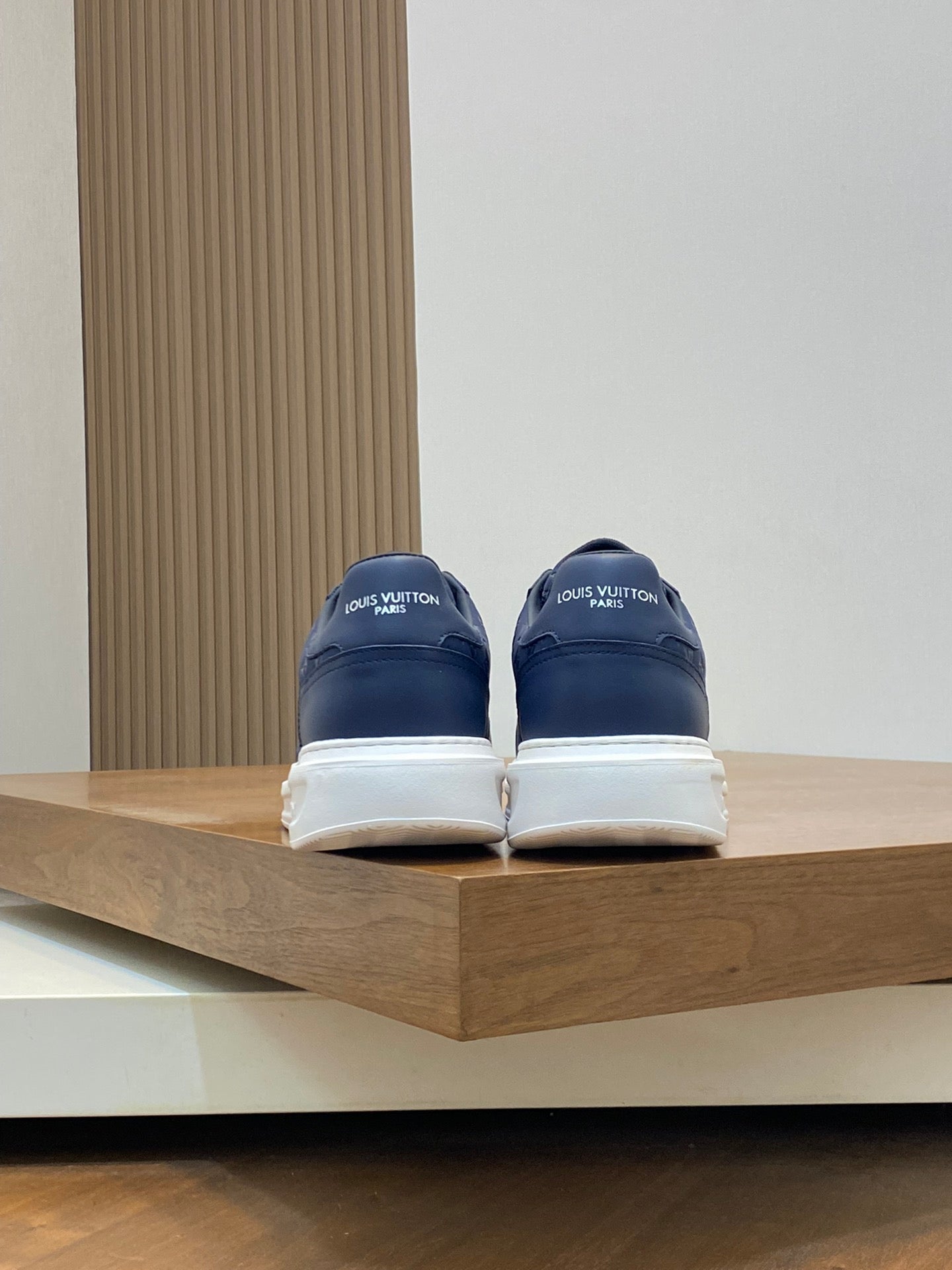 Louis leather sneaker