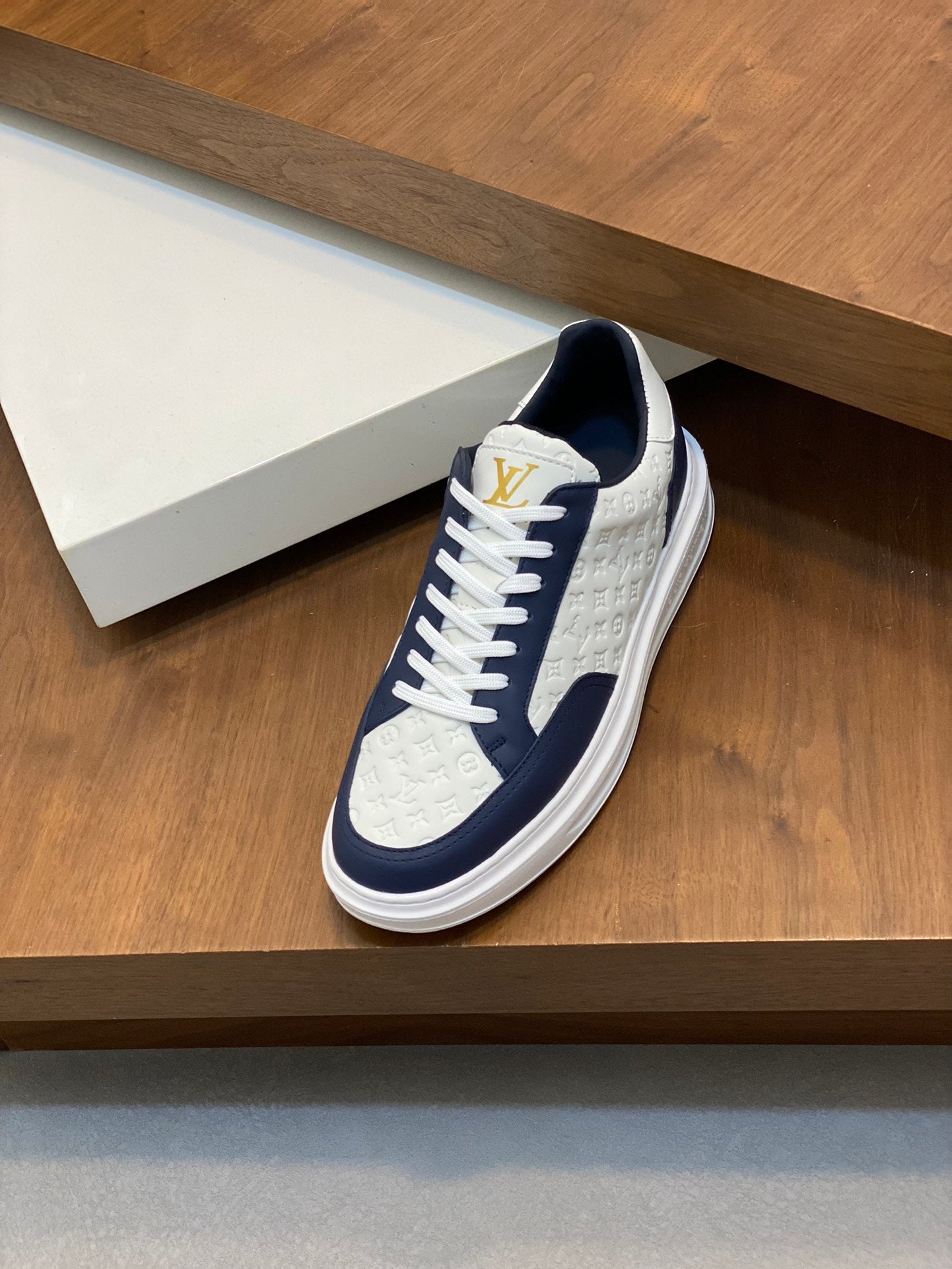 Louis leather sneaker