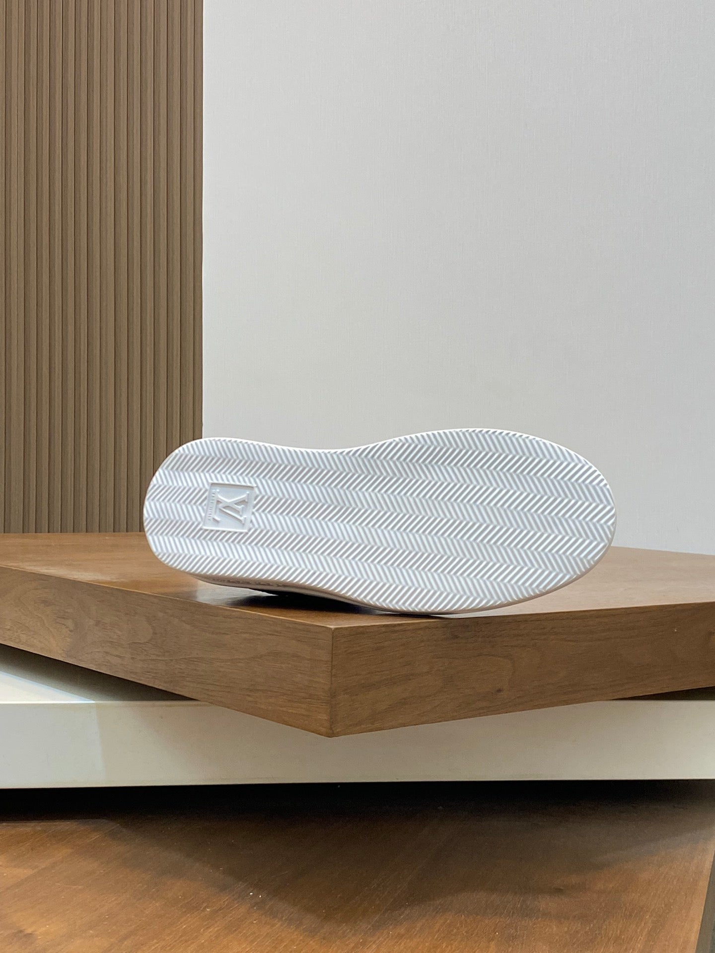 Louis leather sneaker