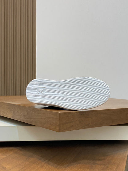 Louis leather sneaker