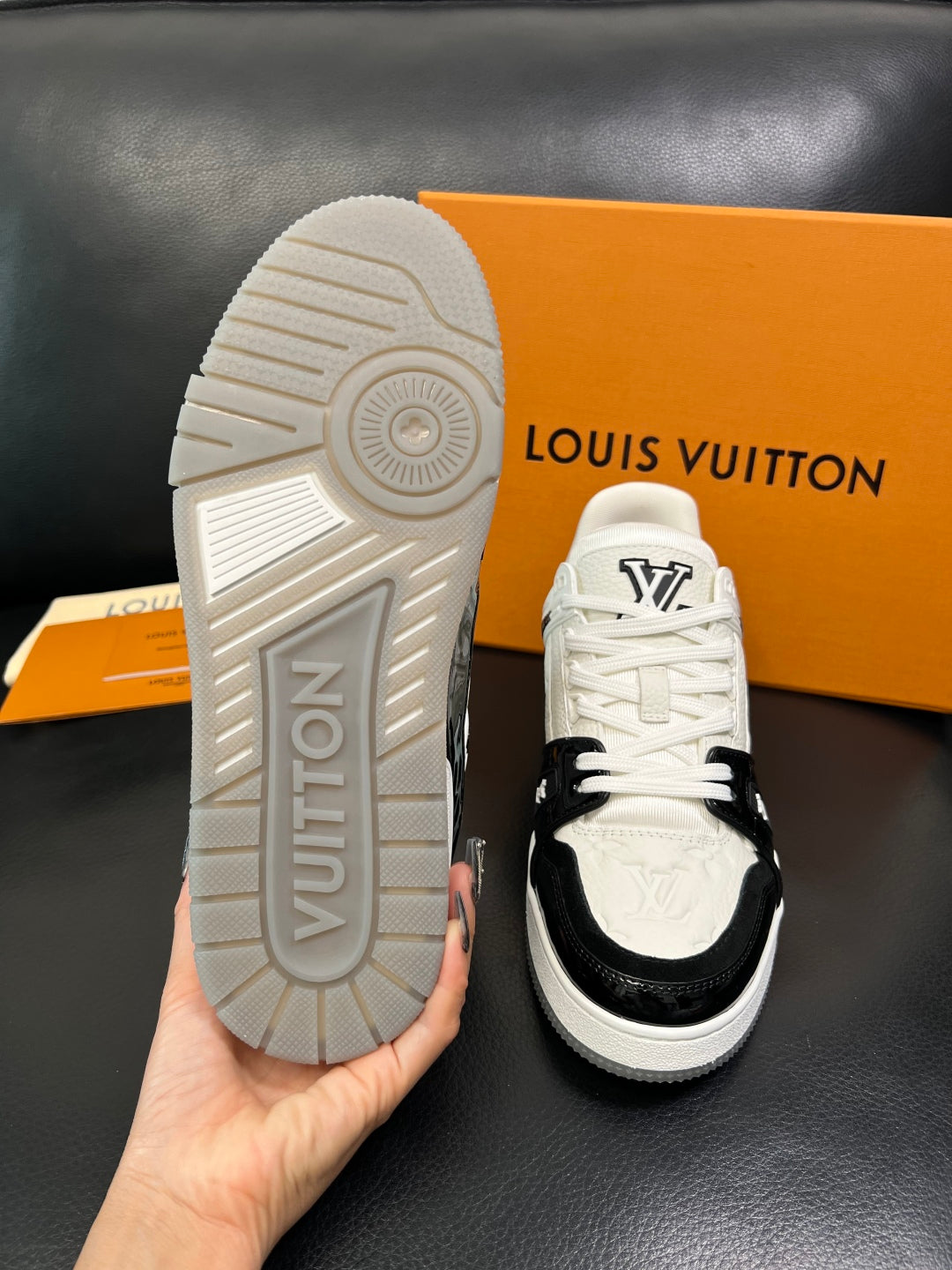Louis 25fw all-match sneakers