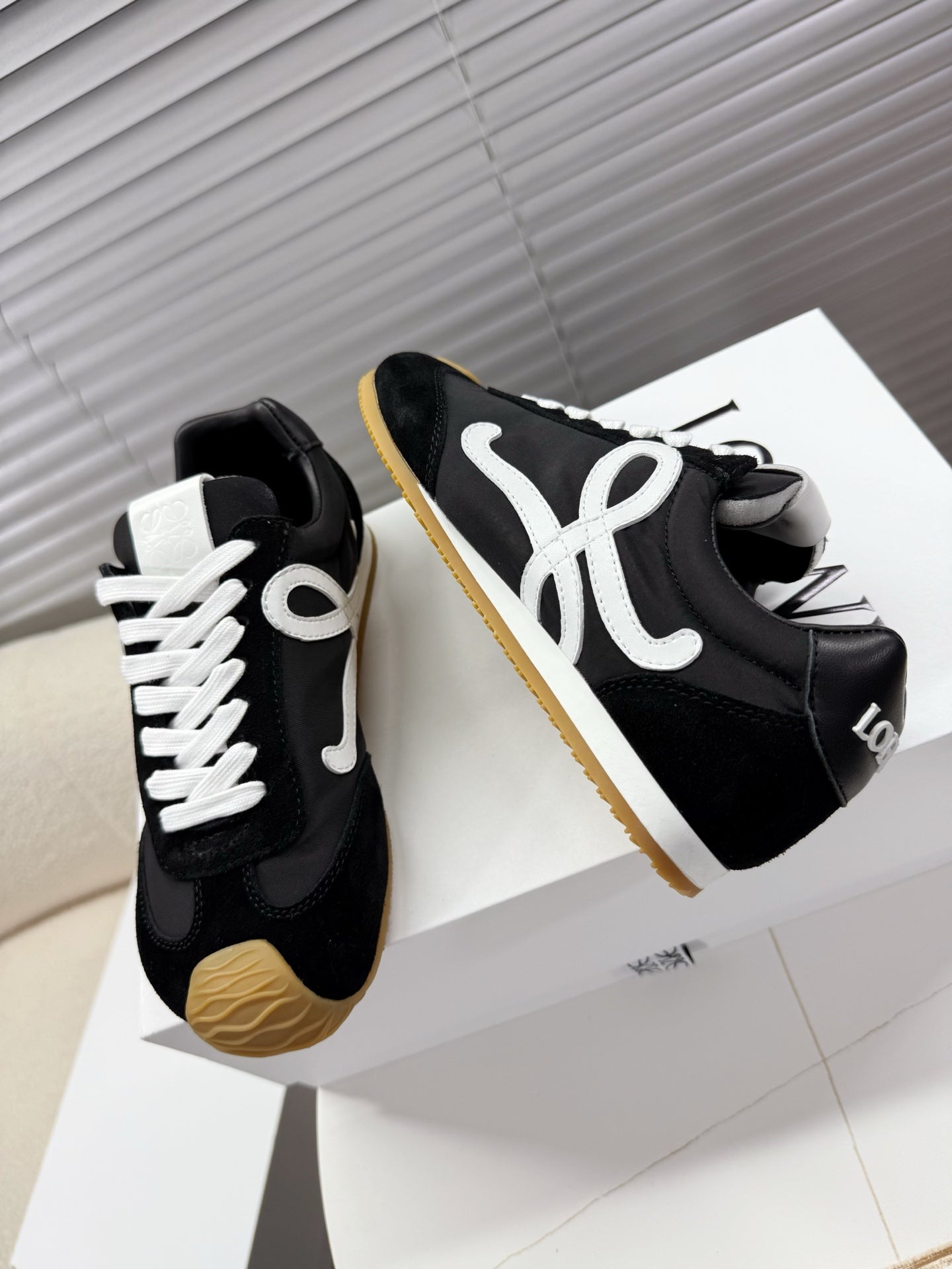 Loe 25fw all-match shoe