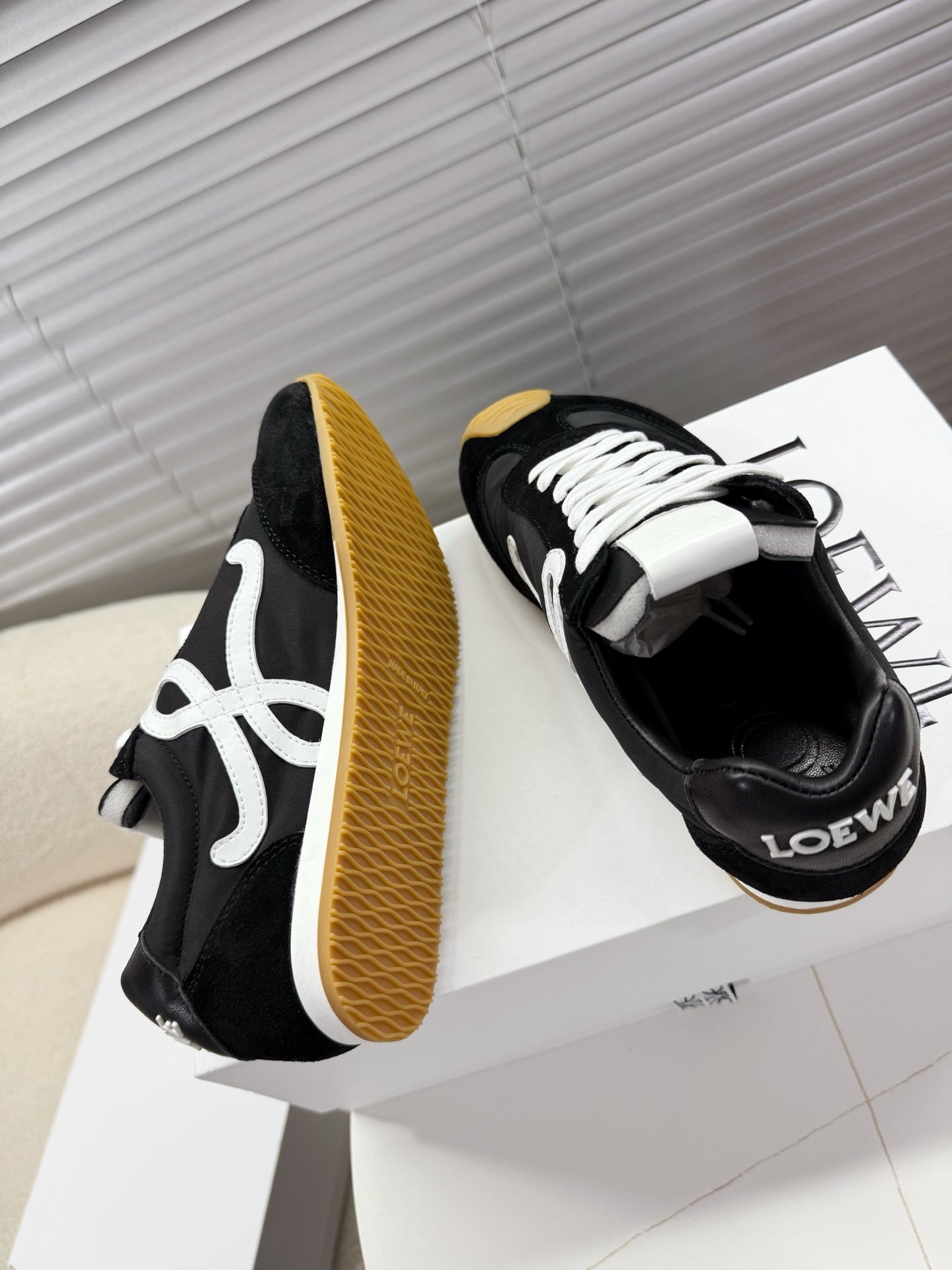 Loe 25fw all-match shoe