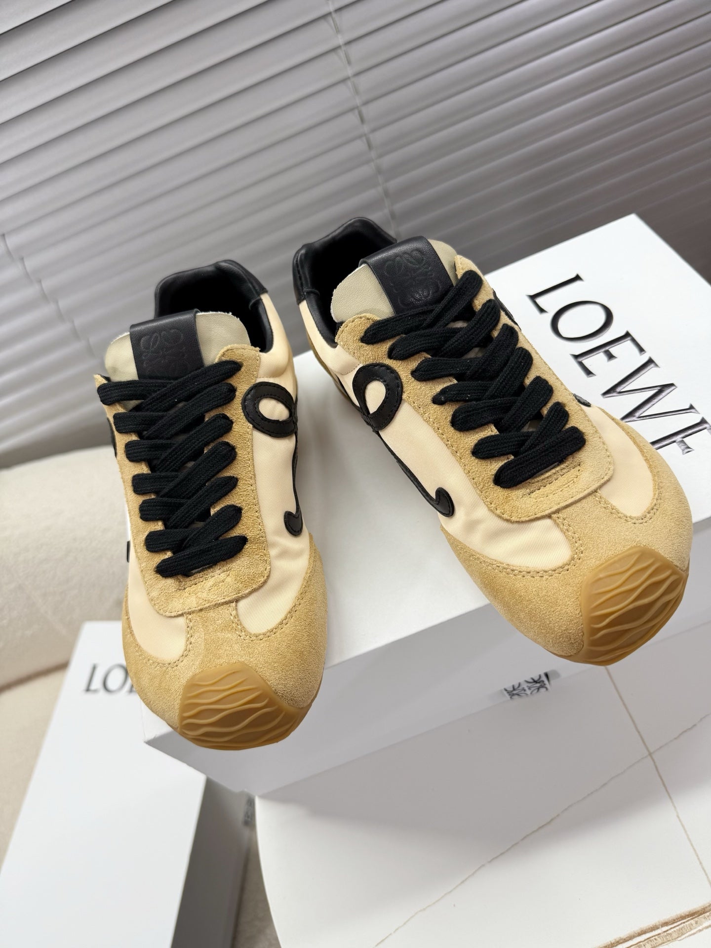 Loe 25fw all-match shoe