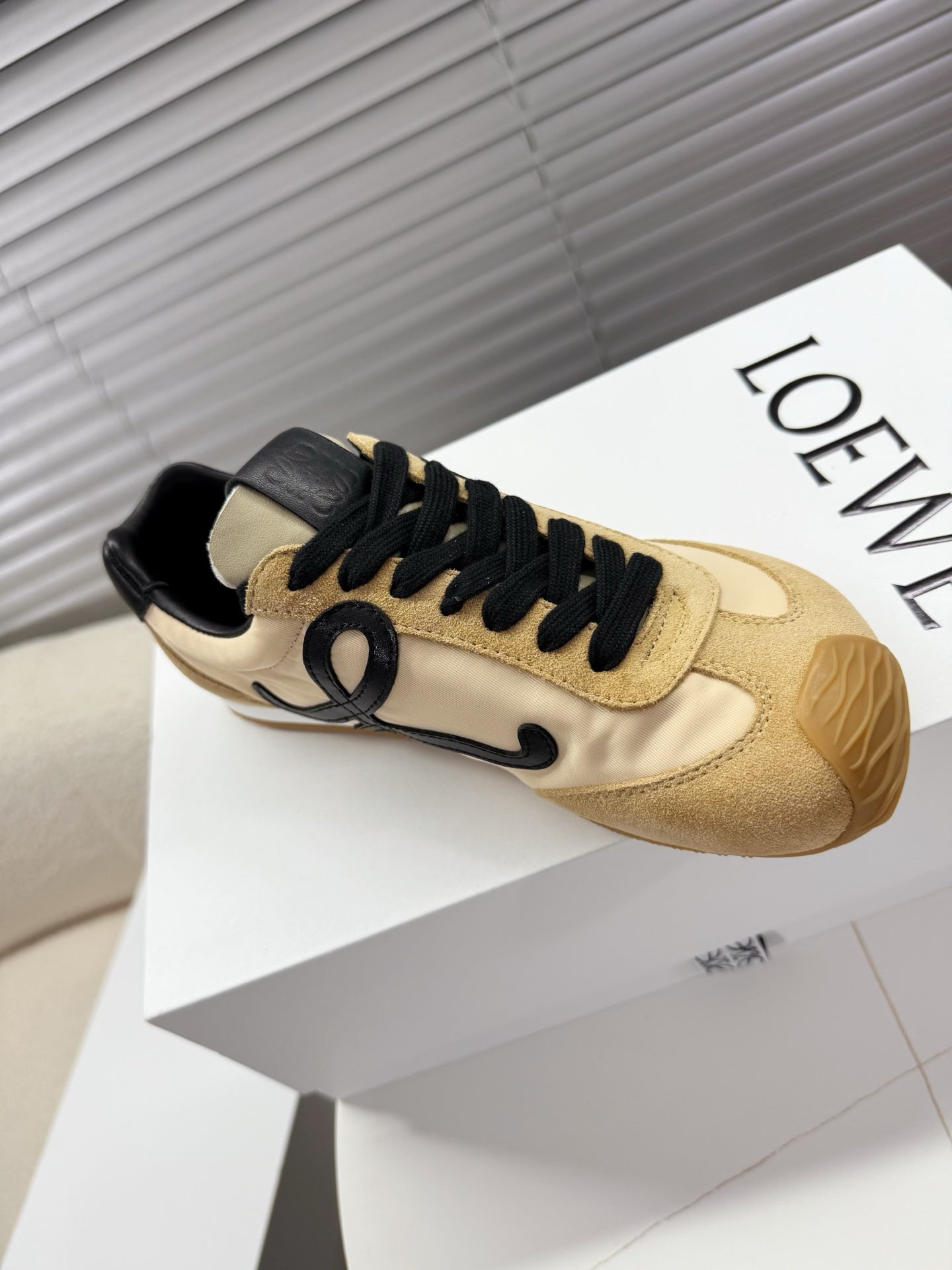 Loe 25fw all-match shoe