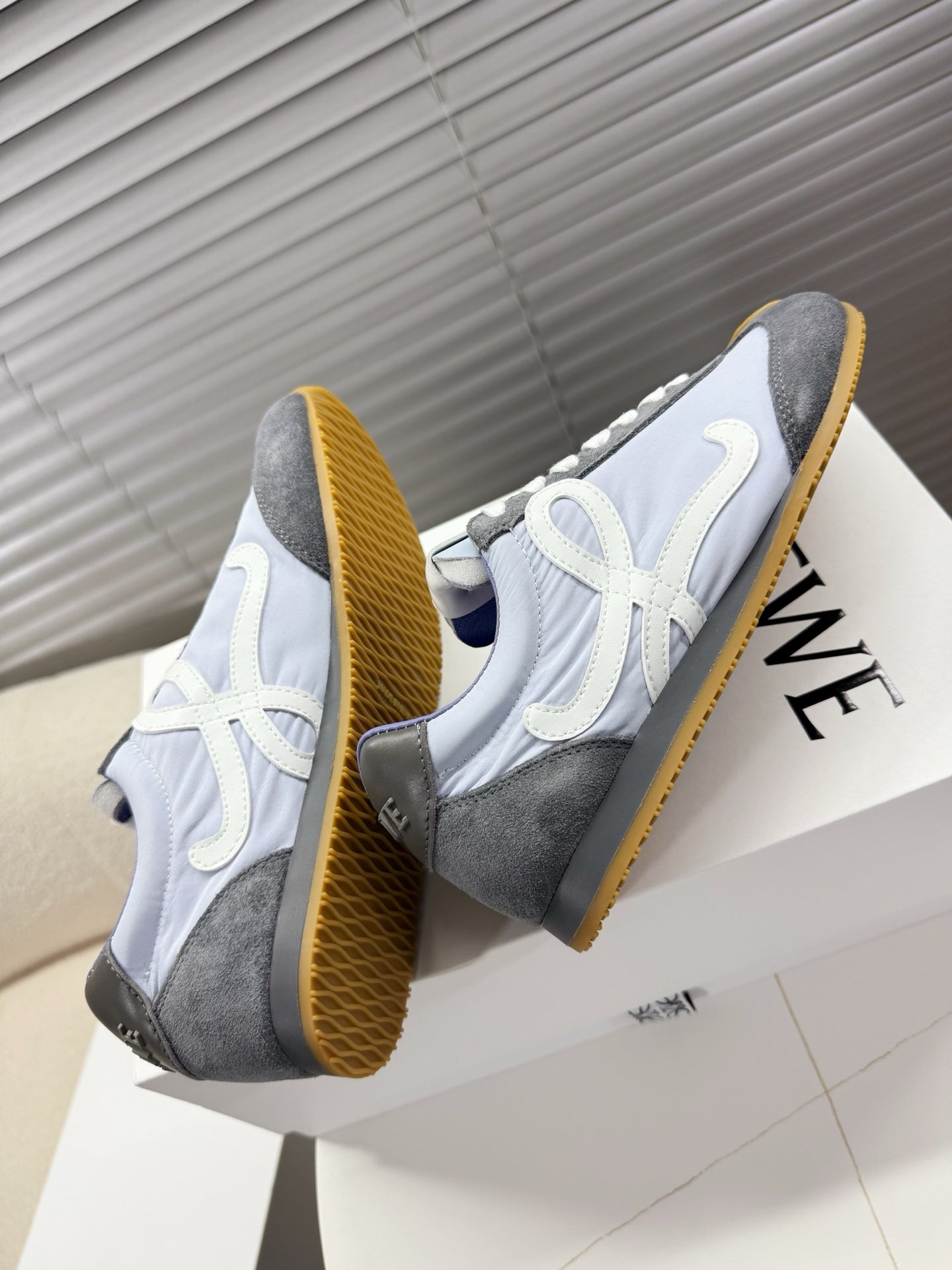 Loe 25fw all-match shoe