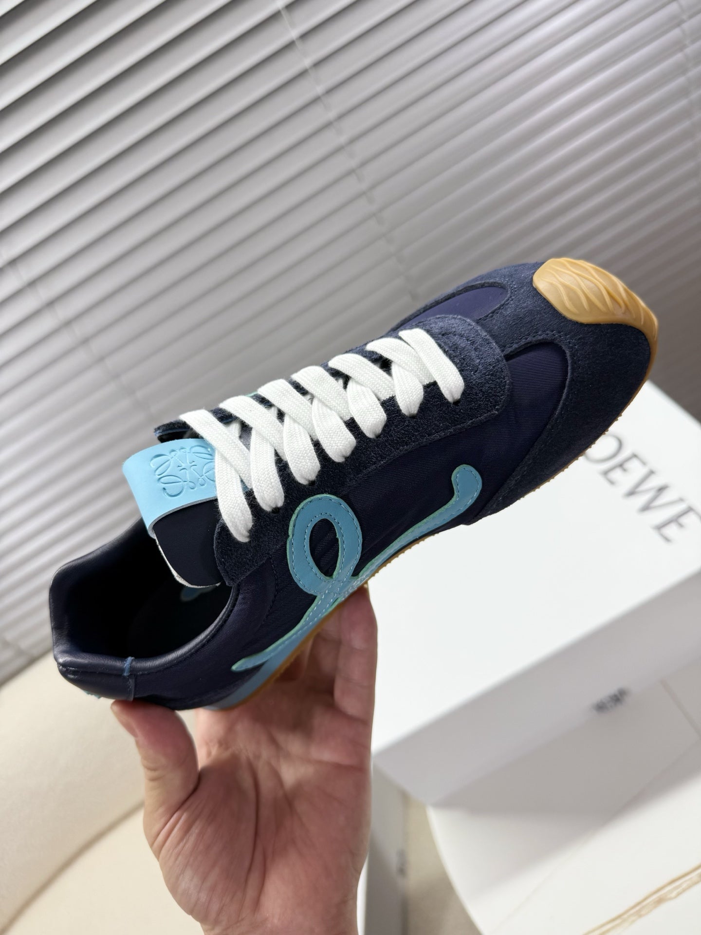 Loe 25fw all-match shoe