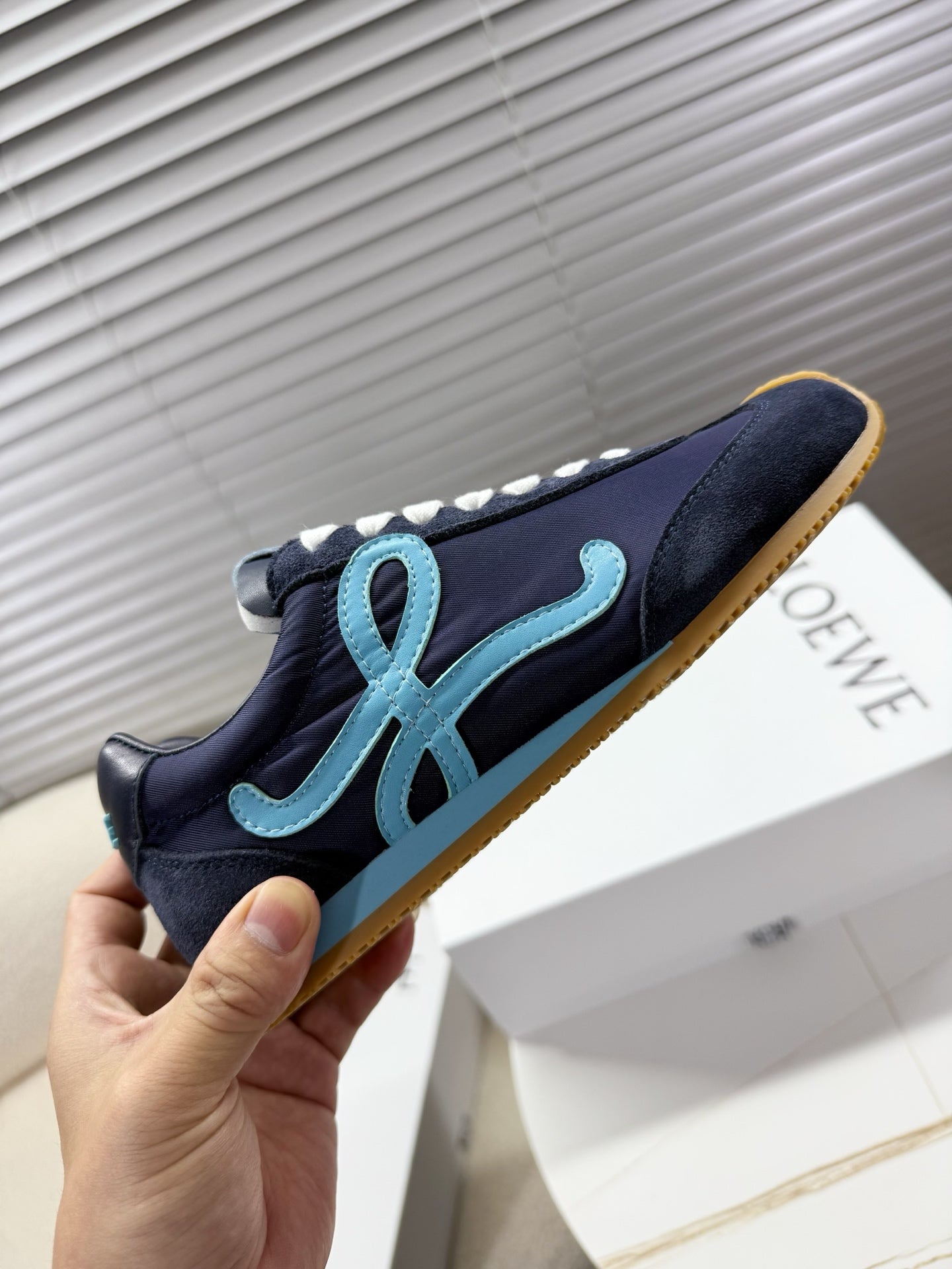 Loe 25fw all-match shoe