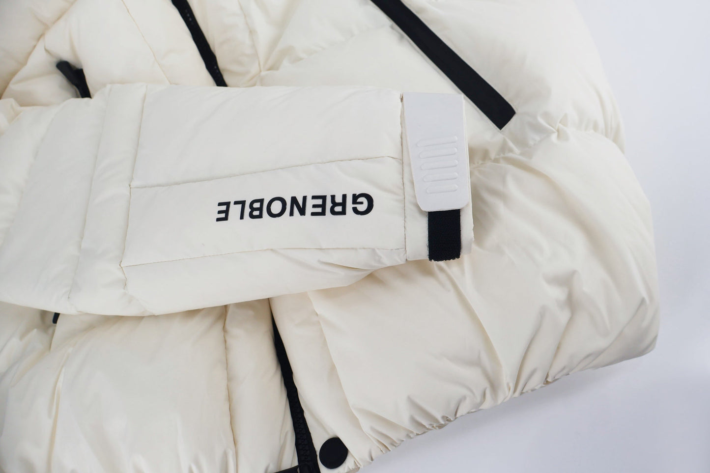 Mon 25fw down jacket