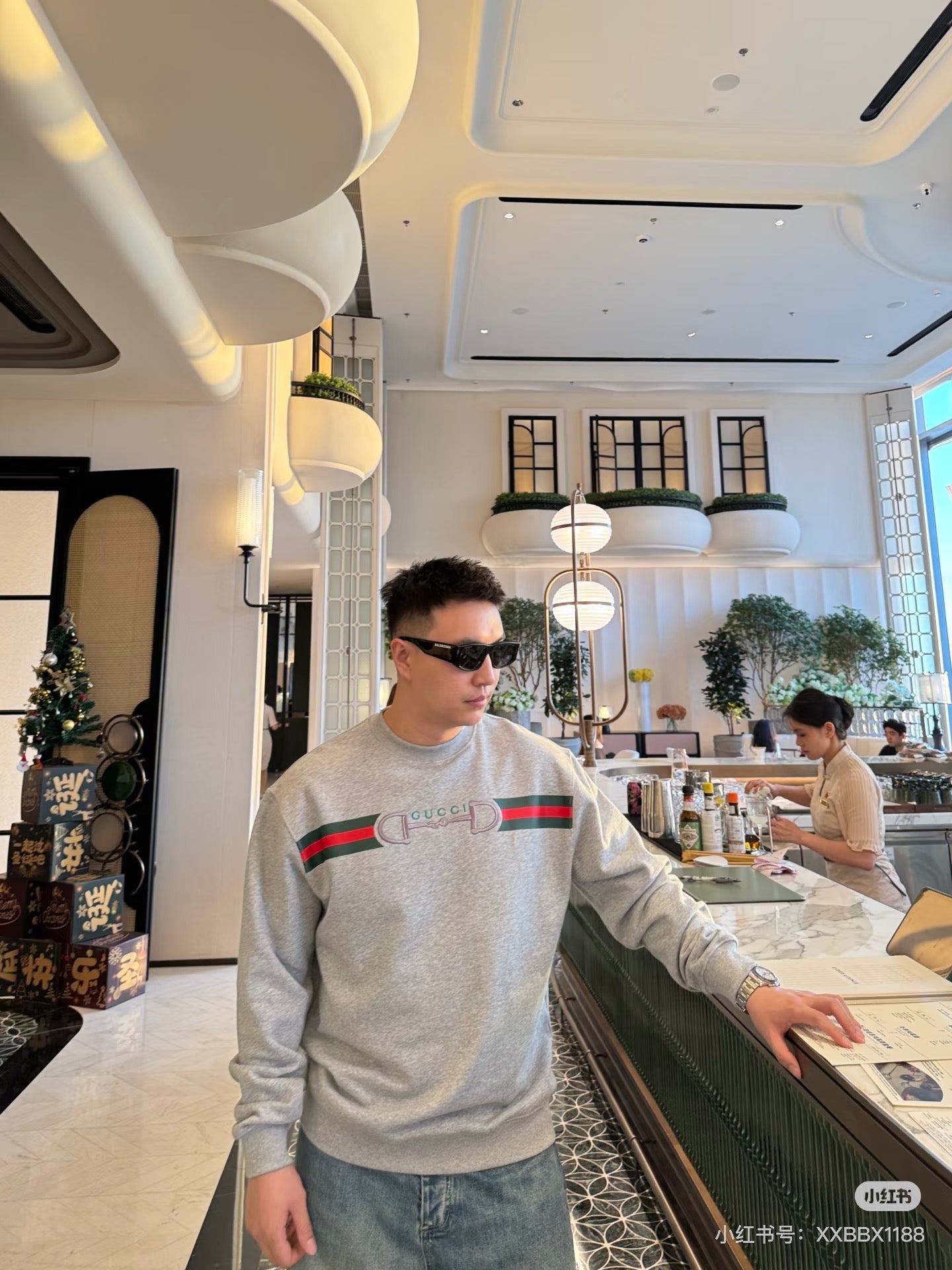 Guc 25fw embroidered sweatshirt