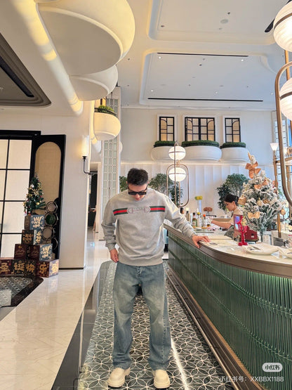 Guc 25fw embroidered sweatshirt